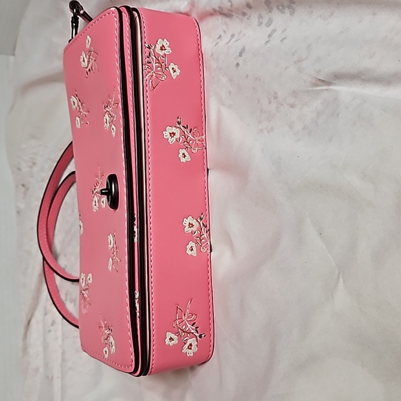 COACH 1941 DINKY Bag in Pink, with Floral Bow Print. Limited edition Collection - Picture 11 of 13